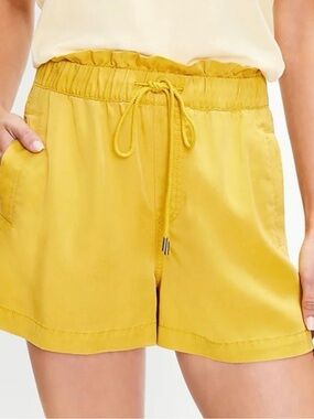LOFT Breezy Shorts in Yellow